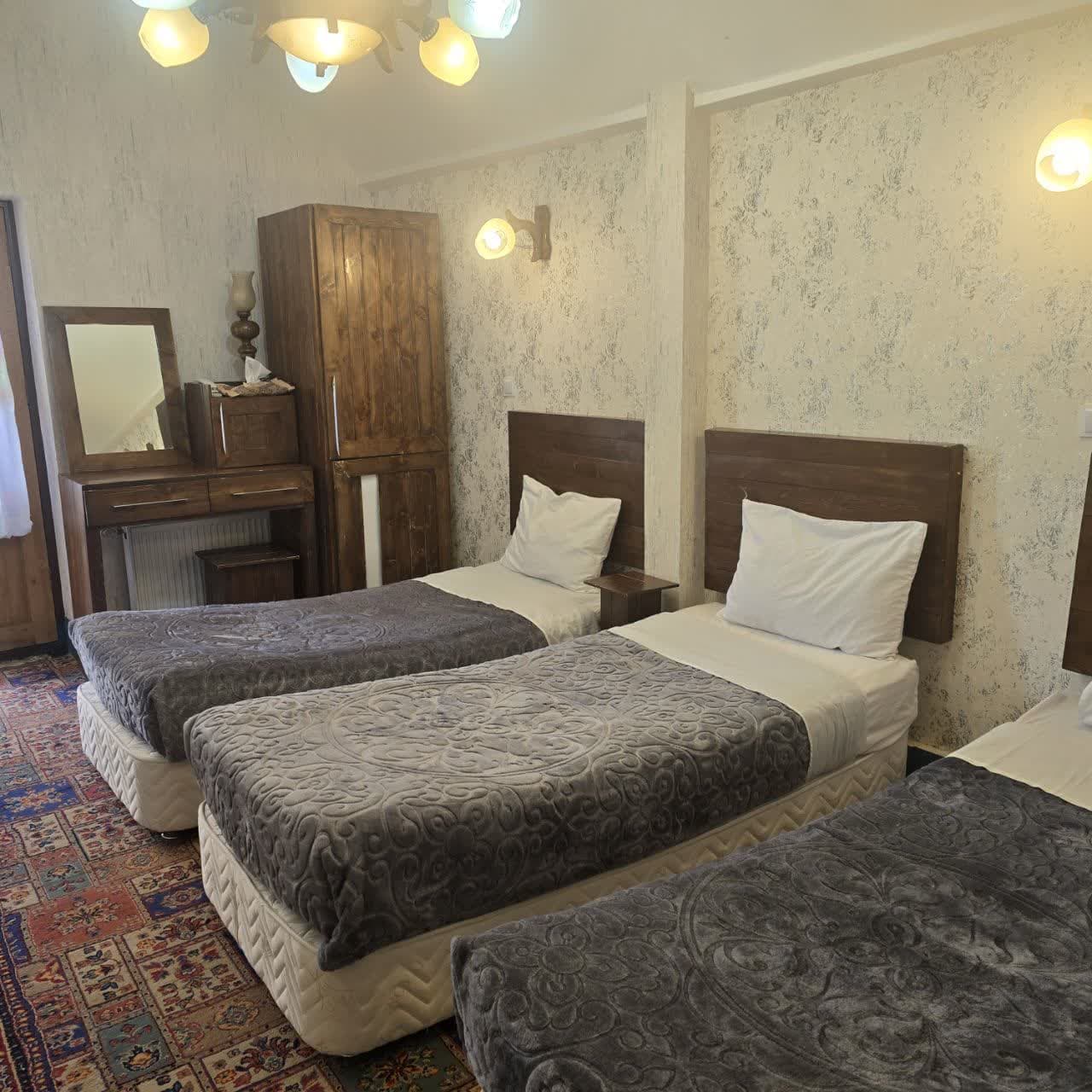 اتاق سه تخته