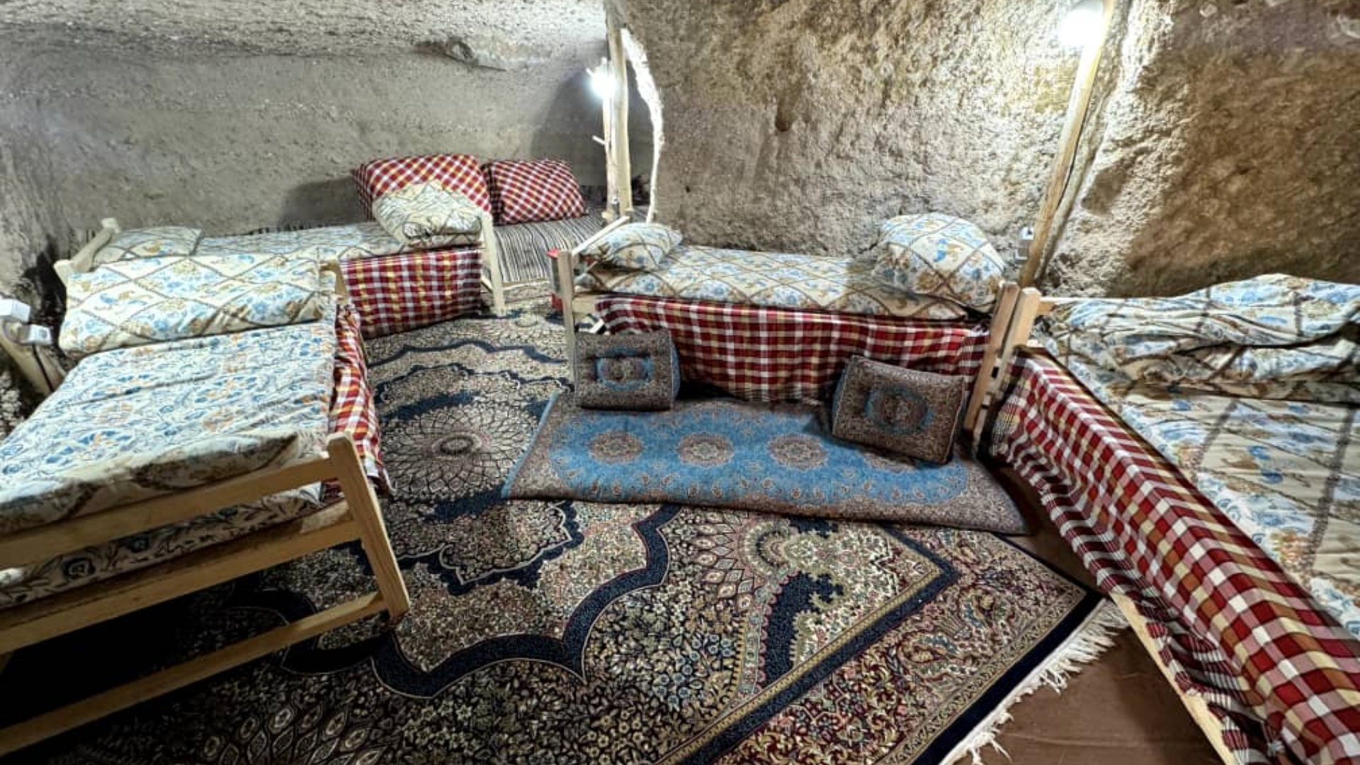 اقامتگاه بومگردی بن میمند، تصویر ۳